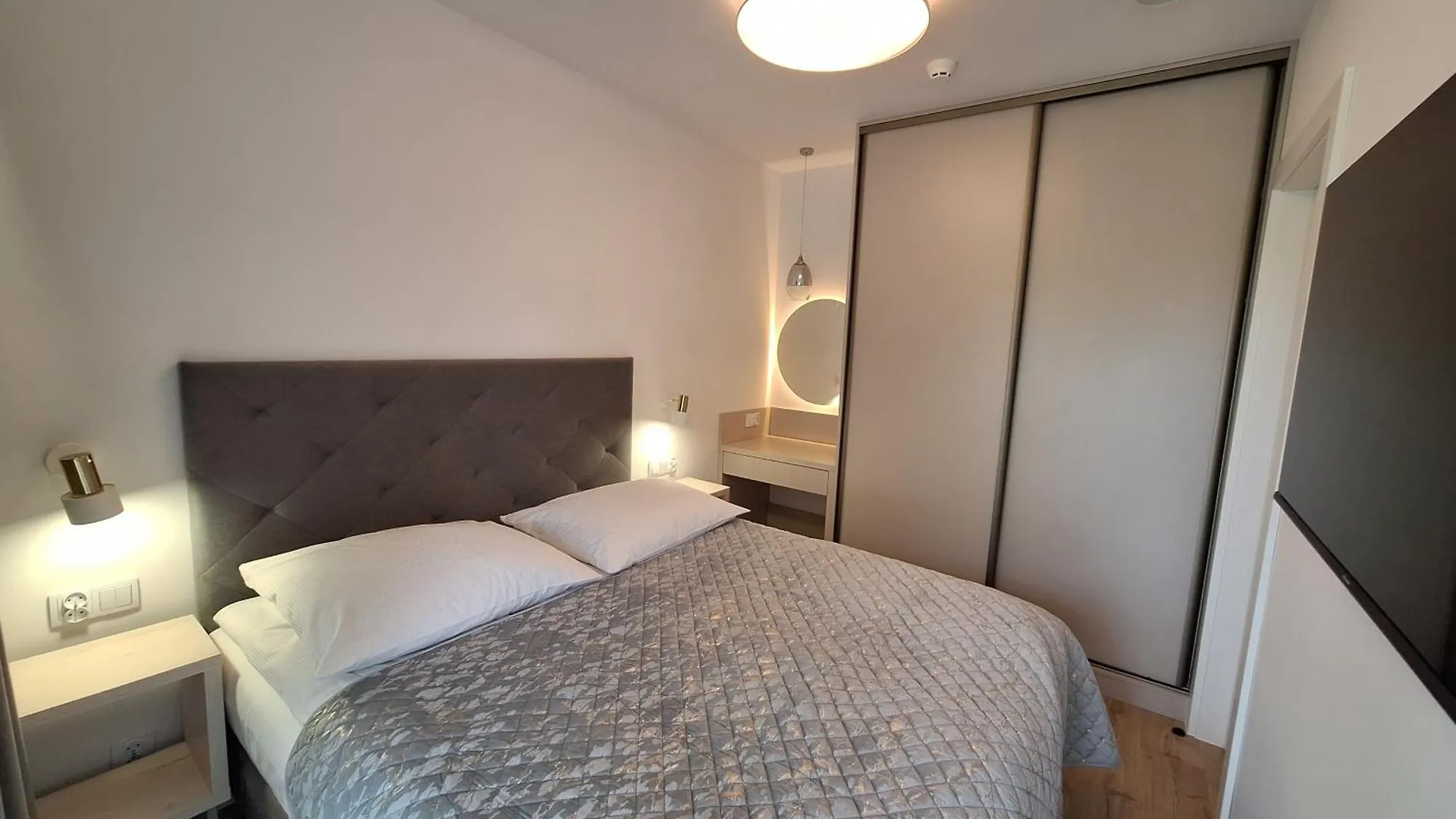 Modern White Kollataja 7A Apartment Kolobrzeg