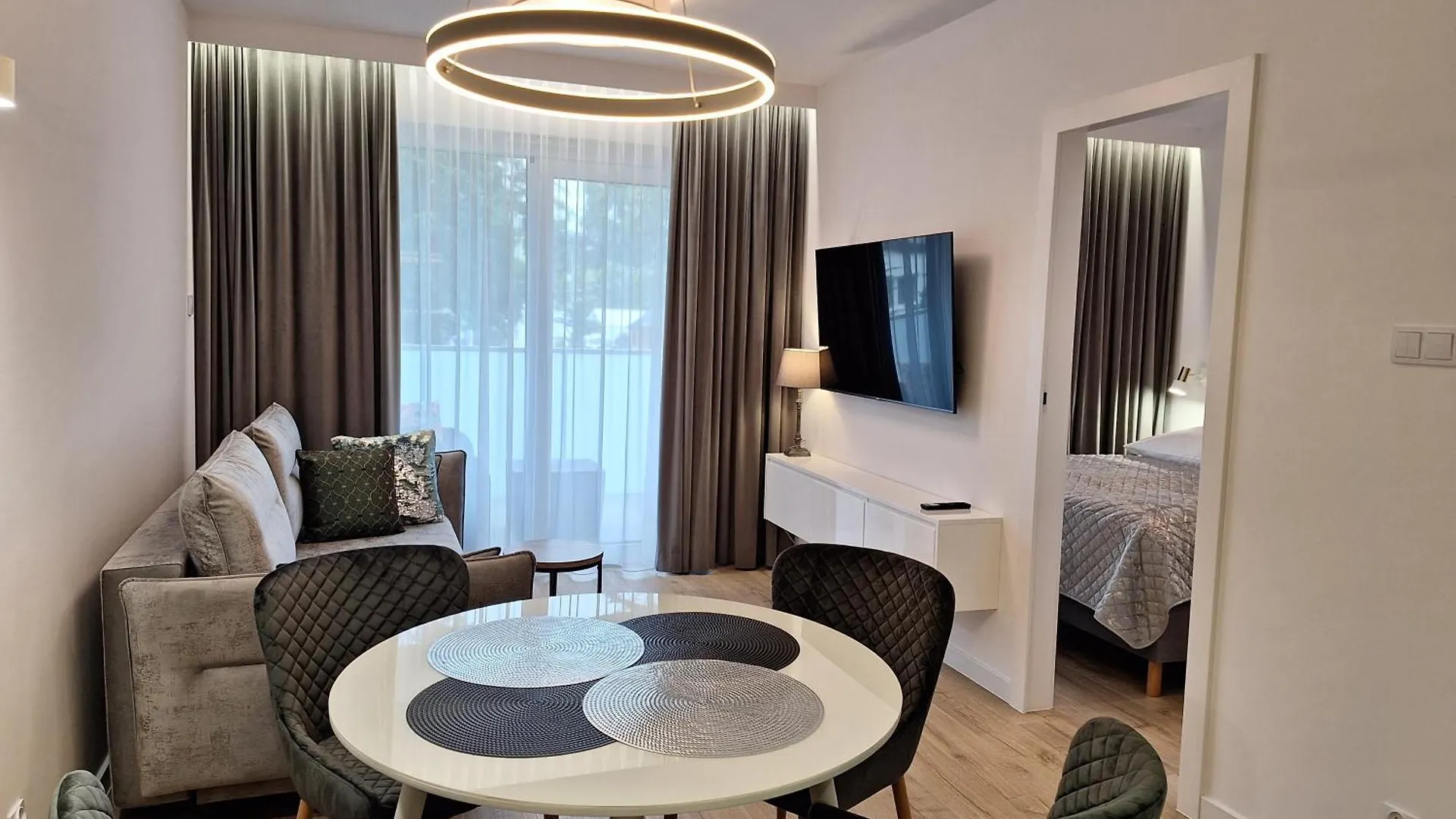 Modern White Kollataja 7A Apartment Kolobrzeg