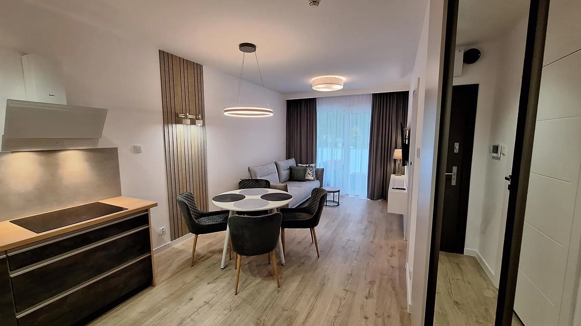 Modern White Kollataja 7A Apartment Kolobrzeg