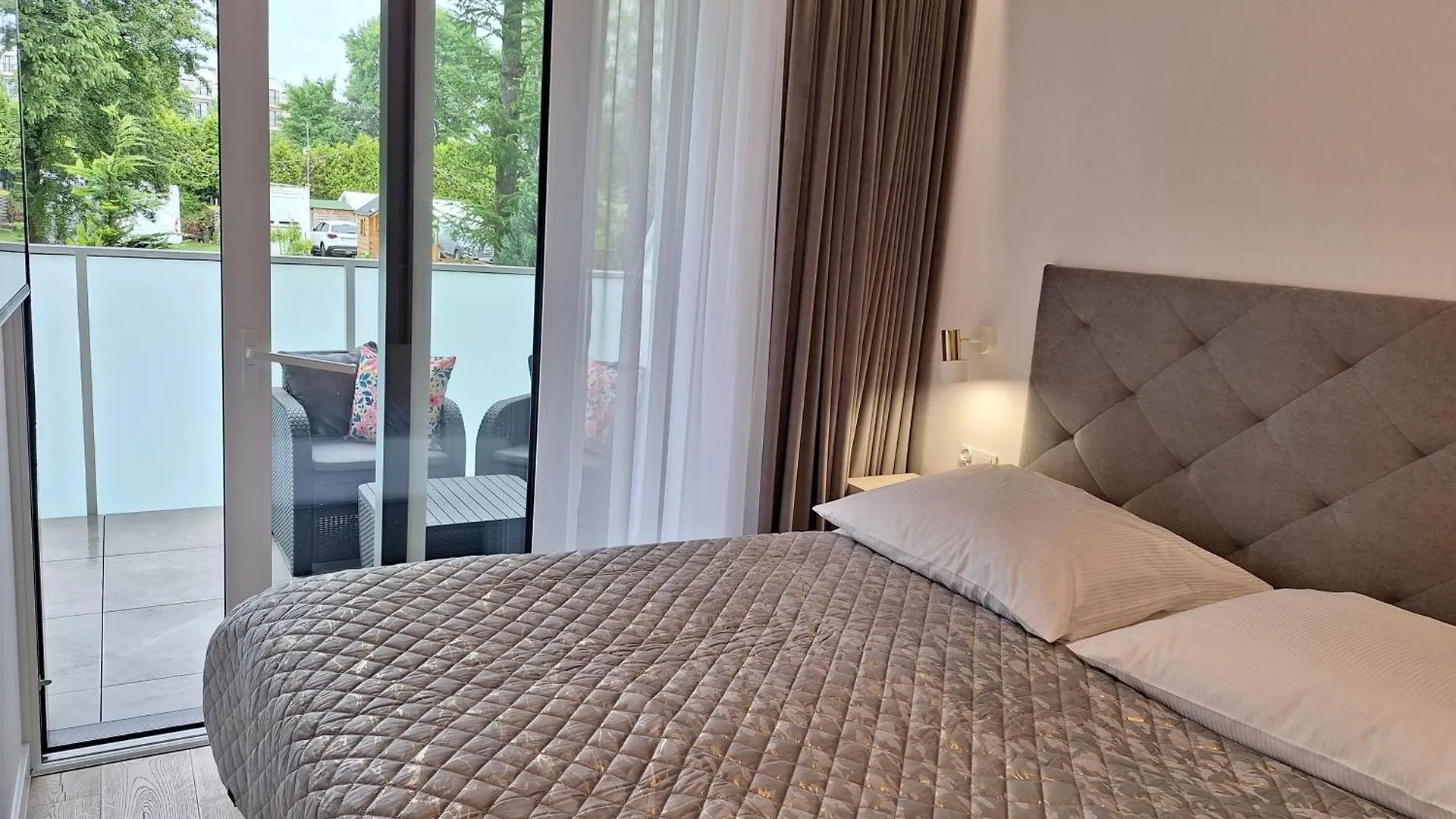 Modern White Kollataja 7A Apartment Kolobrzeg